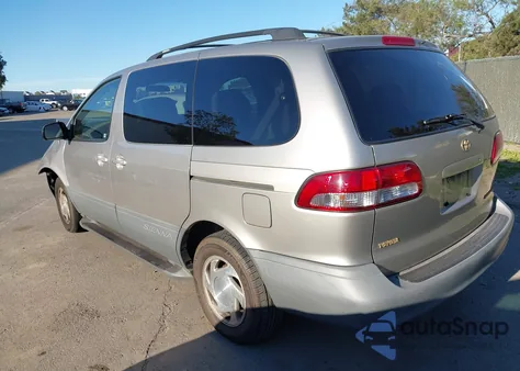 2001 Toyota Sienna Le z USA, uszkodzony, nr VIN 4T3ZF13C81U330578